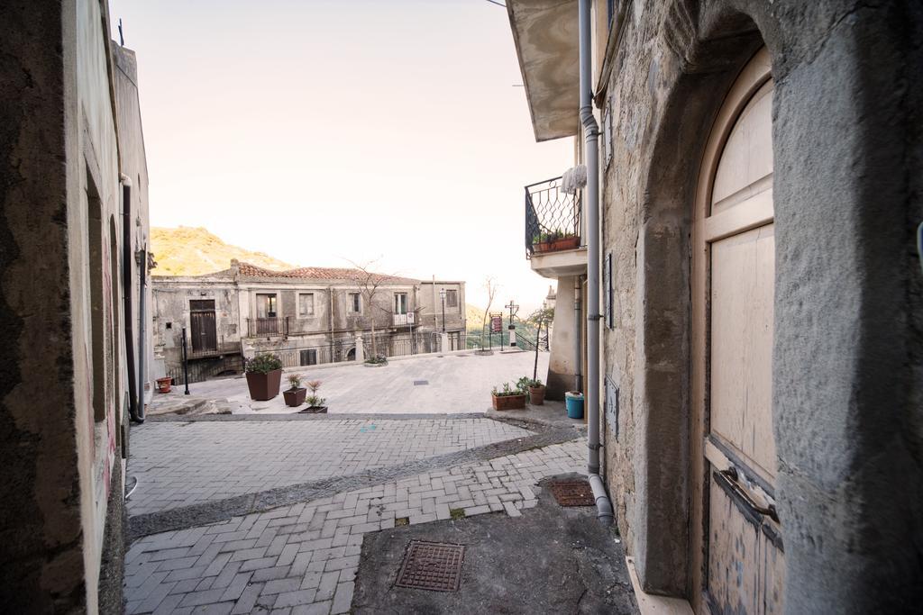 The Clock Houses Borgo Gallodoro 勒托阳尼 外观 照片