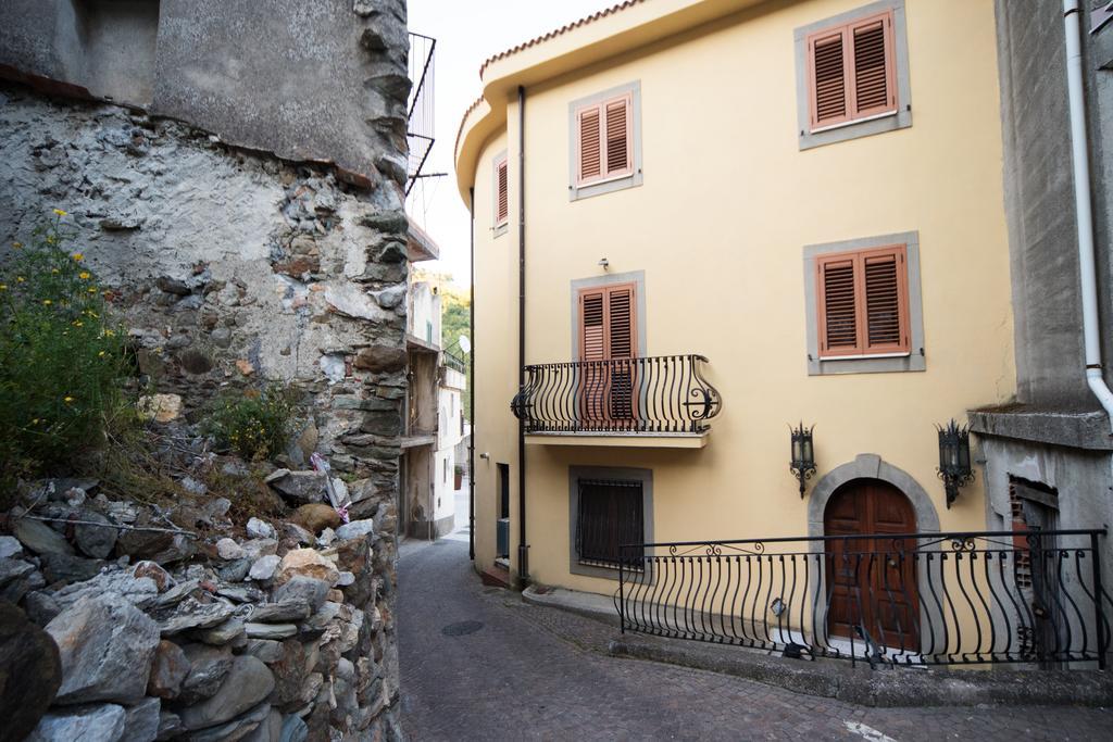 The Clock Houses Borgo Gallodoro 勒托阳尼 外观 照片