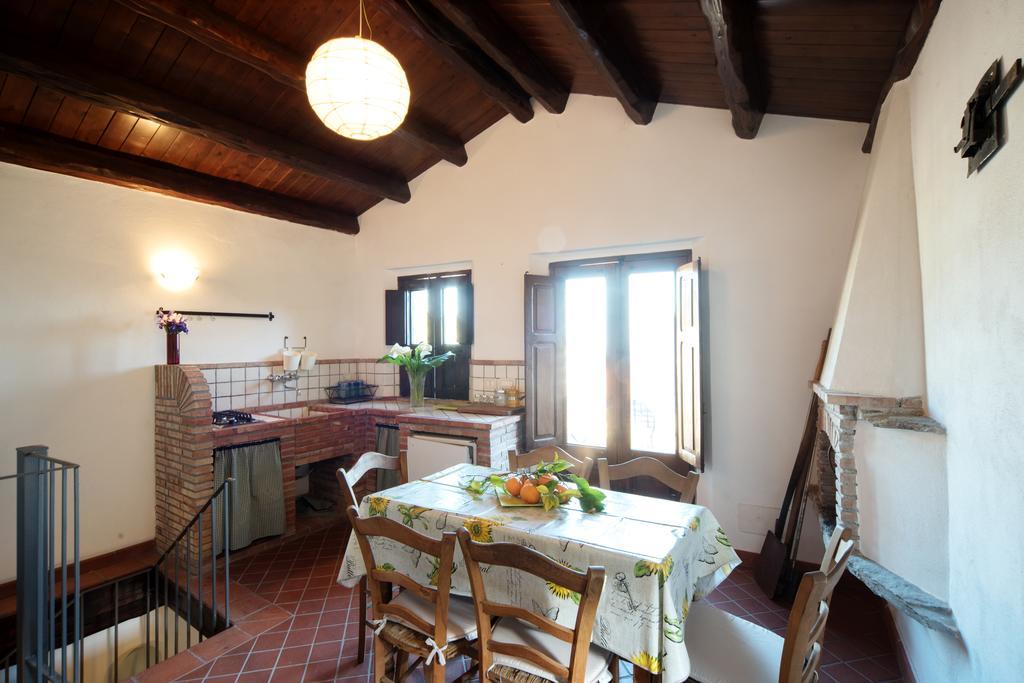 The Clock Houses Borgo Gallodoro 勒托阳尼 外观 照片