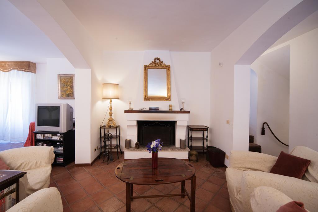 The Clock Houses Borgo Gallodoro 勒托阳尼 外观 照片