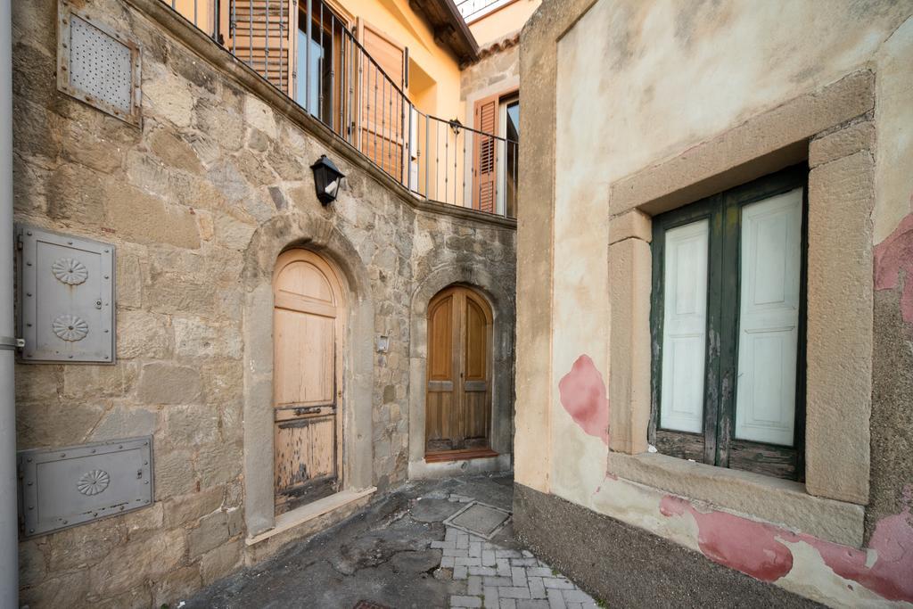 The Clock Houses Borgo Gallodoro 勒托阳尼 外观 照片
